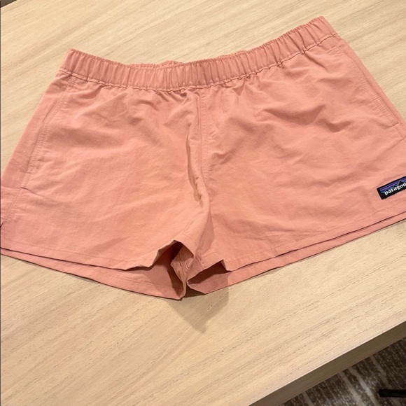 Patagonia Baggies Shorts Women’s Medium Salmon Pink 5” Swim Hiking Athletic - Picture 2 of 5